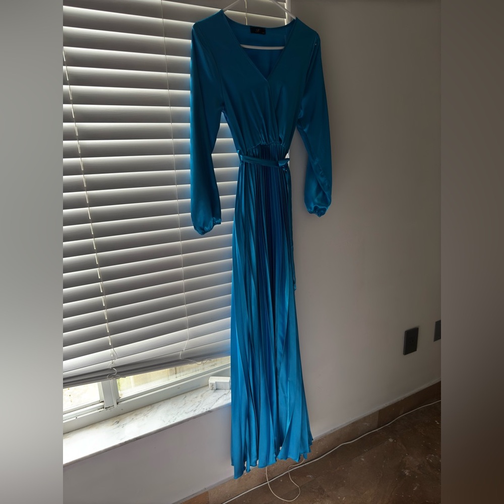 Beautiful Blue Dress only worn once!